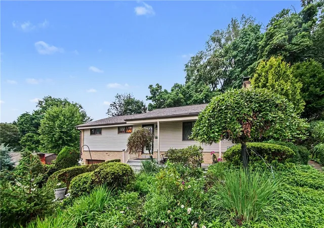 Photo 2 of Single family home for sale at 405 Peters Dr, Shaler, PA 15116 | MLS# 1768947 | Listing updated on 2026-08-24