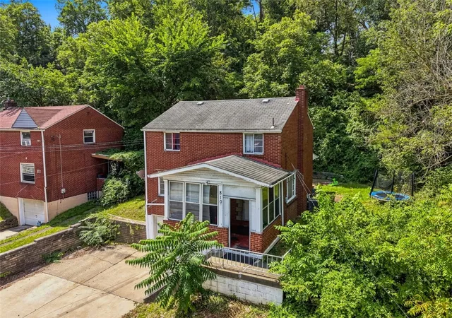 Photo 3 of Single family home for sale at 810 Hartman St, Mc Keesport, PA 15132 | MLS# 1768613 | Listing updated on 2026-08-24