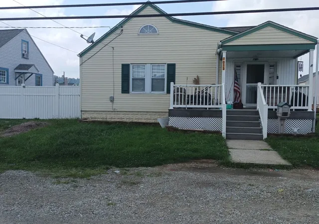 Photo 2 of Single family home for sale at 1013 Henry St, Rostraver, PA 15012 | MLS# 1769026 | Listing updated on 2026-08-28