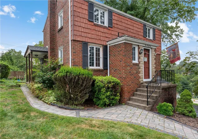 Photo 2 of Single family home for sale at 191 Columbia Dr, Pleasant Hills, PA 15236 | MLS# 1769031 | Listing updated on 2026-08-11