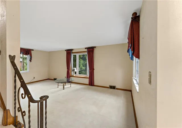 Photo 4 of Single family home for sale at 191 Columbia Dr, Pleasant Hills, PA 15236 | MLS# 1769031 | Listing updated on 2026-10-06