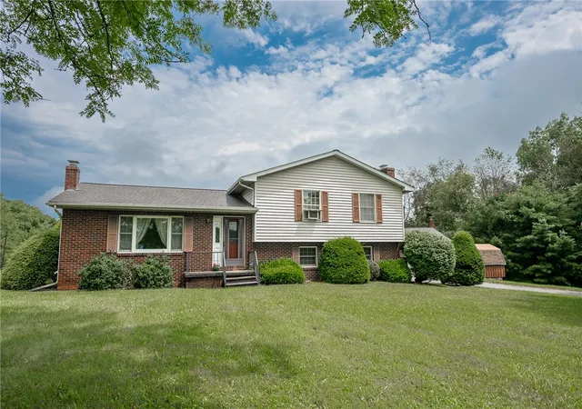 Photo 1 of Single family home for sale at 121 Pearl Dr, Plumcreek Twp, PA 15774 | MLS# 1769046 | Listing updated on 2026-08-21