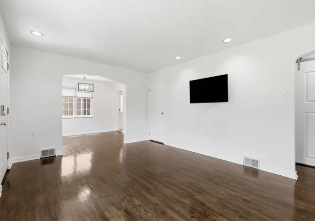 Photo 4 of Single family home for sale at 205 Dorseyville Rd, O'hara, PA 15215 | MLS# 1769067 | Listing updated on 2026-08-10