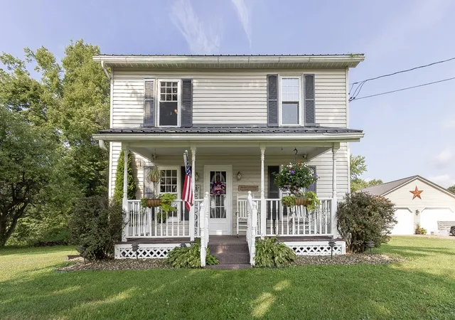 Photo 3 of Single family home for sale at 1850 Perry Hwy, Springfield Twp, PA 16156 | MLS# 1769061 | Listing updated on 2026-10-02