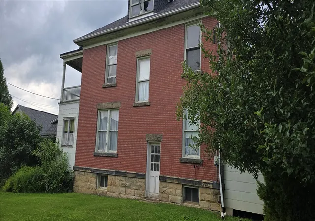 Photo 3 of Single family home for sale at 311 Indiana St, Punxsutawney Area School District, PA 15767 | MLS# 1769060 | Listing updated on 2026-08-19