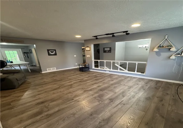 Photo 3 of Single family home for sale at 1 Fawcett Cir, Coraopolis, PA 15108 | MLS# 1769105 | Listing updated on 2026-08-20