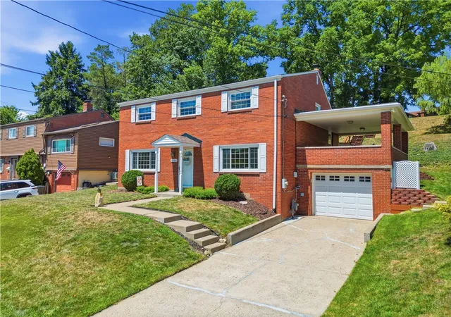 Photo 2 of Sale Pending at 1366 Meadowlark Dr, Scott Twp, PA 15243 | MLS# 1769104 | Listing updated on 2026-08-20