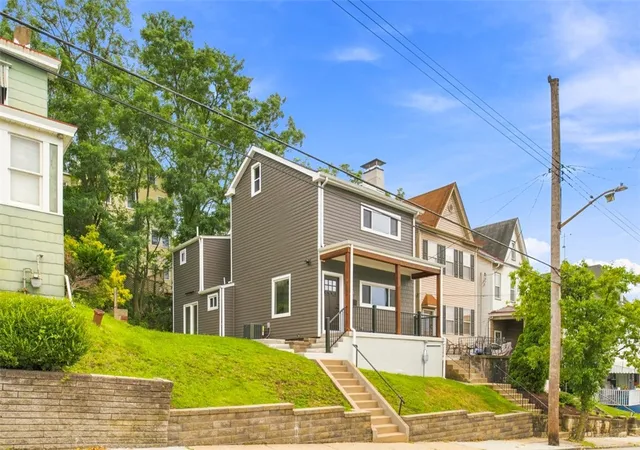 Photo 2 of Single family home for sale at 95 Southern, Mt Washington, PA 15211 | MLS# 1769099 | Listing updated on 2026-08-26