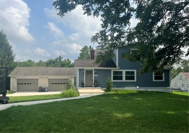 Photo 2 of Single family home for sale at 1611 Guffey Rd, North Huntingdon, PA 15642 | MLS# 1769160 | Listing updated on 2026-08-23