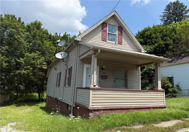 Photo 3 of Single family home for sale at 431 Malleable St, Sharon, PA 16146 | MLS# 1769179 | Listing updated on 2026-08-11