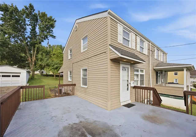 Photo 4 of Single family home for sale at 321 Cedar St, Jeannette, PA 15644 | MLS# 1769172 | Listing updated on 2026-08-21