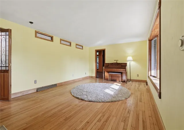 Photo 3 of Single family home for sale at 107 Jeanine Ct, Trafford, PA 15085 | MLS# 1769110 | Listing updated on 2026-08-16