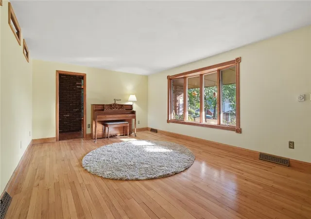 Photo 3 of Single family home for sale at 107 Jeanine Ct, Trafford, PA 15085 | MLS# 1769110 | Listing updated on 2026-08-16