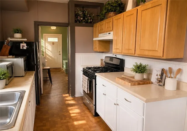 Photo 4 of Single family home for sale at 121 Center Ave, Bellevue, PA 15202 | MLS# 1769184 | Listing updated on 2026-08-11