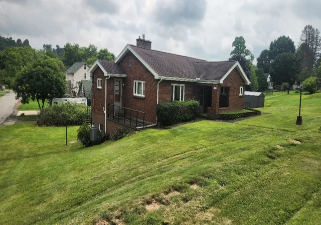 Photo 2 of Single family home for sale at 102 Mahony Ave, Ellport Boro, PA 16117 | MLS# 1769242 | Listing updated on 2026-08-11