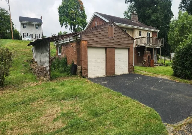 Photo 3 of Single family home for sale at 102 Mahony Ave, Ellport Boro, PA 16117 | MLS# 1769242 | Listing updated on 2026-08-11