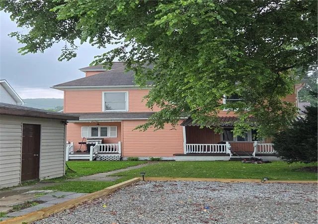 Photo 3 of Single family home for sale at 321 E 4th Street, Derry Boro, PA 15627 | MLS# 1769266 | Listing updated on 2026-09-21