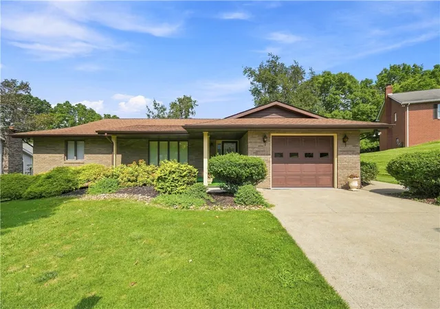 Photo 1 of Single family home for sale at 129 Chapel View Dr, Hempfield Twp, PA 15601 | MLS# 1769057 | Listing updated on 2026-08-26