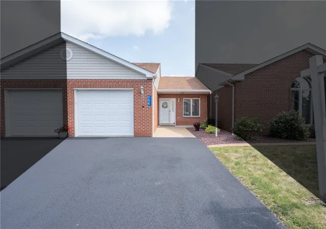 Photo 2 of Sale Pending at 756 Everview Ln, Derry Twp, PA 15627 | MLS# 1769143 | Listing updated on 2026-08-14