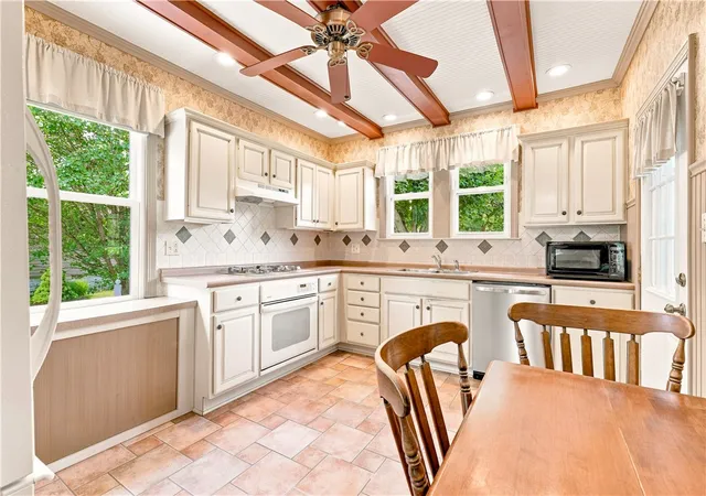 Photo 2 of Sale Pending at 139 E Garrett St, Somerset Boro, PA 15501 | MLS# 1769315 | Listing updated on 2026-08-14