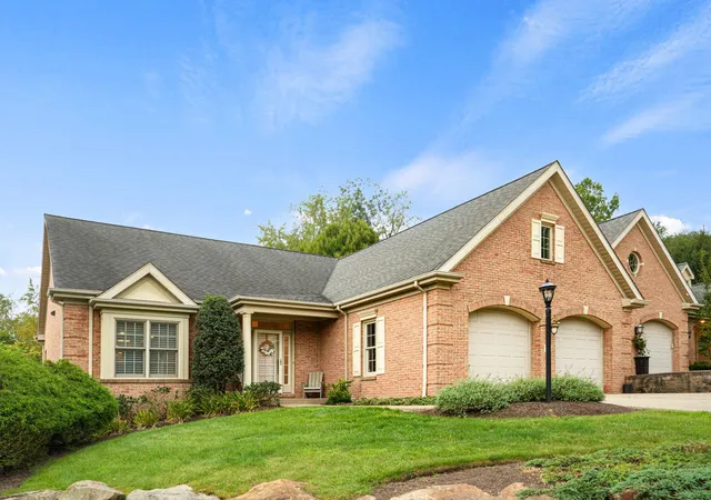 Photo 2 of Townhouse for sale at 921 Red Oak Dr, Harmar, PA 15238 | MLS# 1769327 | Listing updated on 2026-08-11