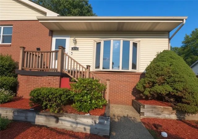 Photo 3 of Single family home for sale at 375 W Bruceton Rd, Jefferson Hills, PA 15236 | MLS# 1769344 | Listing updated on 2026-08-26