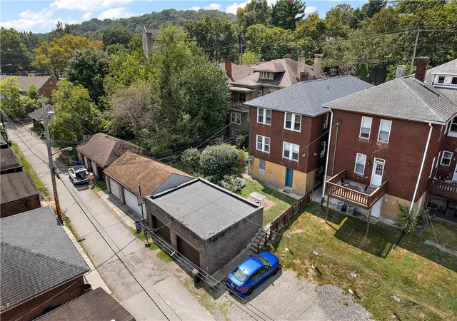 Photo 5 of House for sale at 563 S Braddock Ave, Point Breeze, PA 15221 | MLS# 1769365 | Listing updated on 2026-08-11