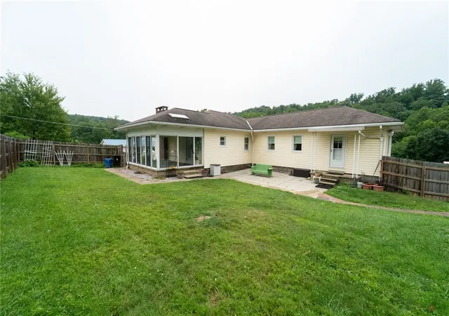 Photo 3 of Sale Pending at 1008 Broad St, Connellsville, PA 15425 | MLS# 1769397 | Listing updated on 2026-08-18