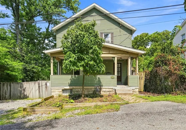 Photo 32 of Sale Pending at 1221 Oakleaf Dr, Lincoln Place, PA 15207 | MLS# 1769094 | Listing updated on 2026-08-25