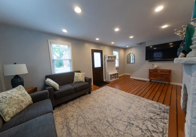 Photo 4 of Sale Pending at 1422 Milan Ave, Brookline, PA 15226 | MLS# 1769413 | Listing updated on 2026-08-25