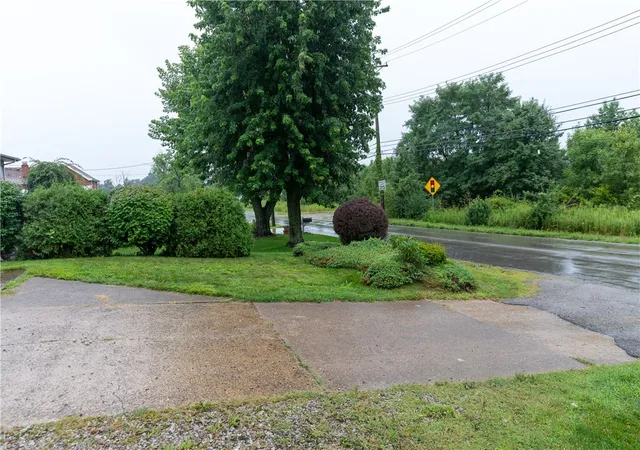 Photo 3 of Single family home for sale at 2406 Old Elizabeth Rd, West Mifflin, PA 15122 | MLS# 1769401 | Listing updated on 2026-08-28