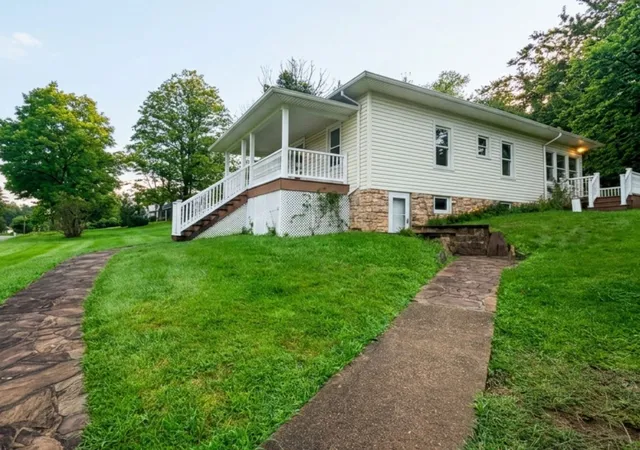 Photo 3 of Sale Pending at 1566 Brush Run Rd, North Bethlehem, PA 15301 | MLS# 1769249 | Listing updated on 2026-08-18
