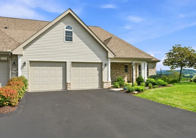 Photo 3 of Townhouse for sale at 316 Ridge View Ct, West Deer, PA 15101 | MLS# 1769457 | Listing updated on 2026-08-12