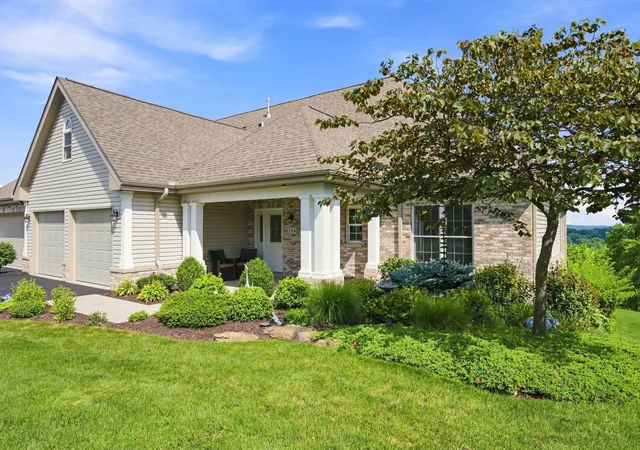 Photo 3 of Townhouse for sale at 316 Ridge View Ct, West Deer, PA 15101 | MLS# 1769457 | Listing updated on 2026-08-12