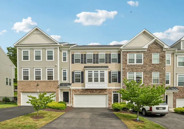 Photo 1 of Townhouse for sale at 18 Remington Dr, Chartiers, PA 15301 | MLS# 1769472 | Listing updated on 2026-08-29