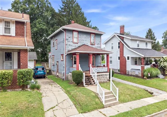 Photo 2 of Single family home for sale at 85 Flowers Ave, Sharon, PA 16146 | MLS# 1769279 | Listing updated on 2026-09-30