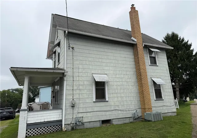 Photo 2 of Single family home for sale at 511 Oak Hl Ave, Apollo Boro, PA 15613 | MLS# 1768581 | Listing updated on 2026-09-17