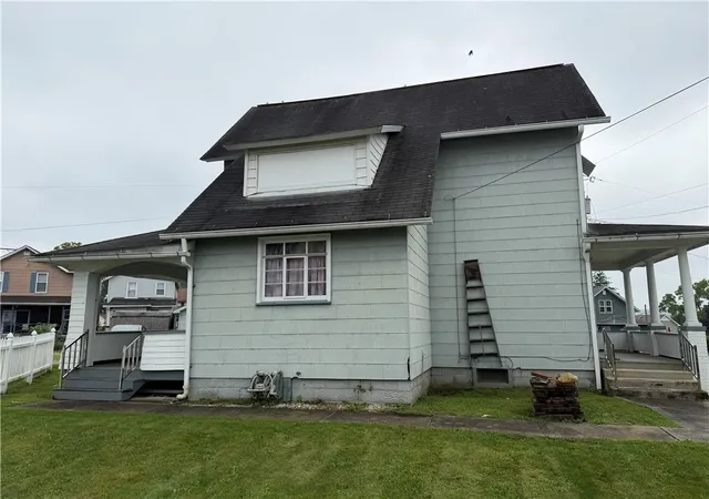 Photo 3 of Single family home for sale at 511 Oak Hl Ave, Apollo Boro, PA 15613 | MLS# 1768581 | Listing updated on 2026-09-17