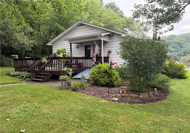 Photo 2 of Single family home for sale at 1048 Parkwood Rd, Shelocta, PA 15701 | MLS# 1769565 | Listing updated on 2026-08-12