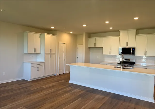 Photo 3 of Townhouse for sale at 1001 Darcy Dr, Middlesex Twp, PA 16059 | MLS# 1769592 | Listing updated on 2026-08-19
