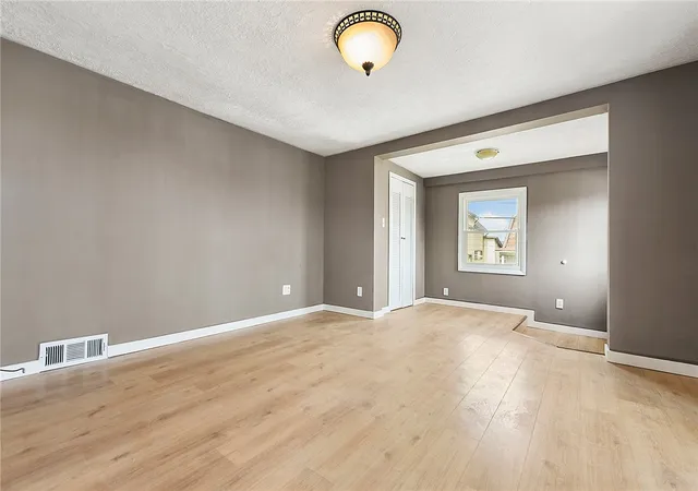 Photo 4 of Single family home for sale at 509 Division Ave, Ellwood City, PA 16117 | MLS# 1769146 | Listing updated on 2026-08-12