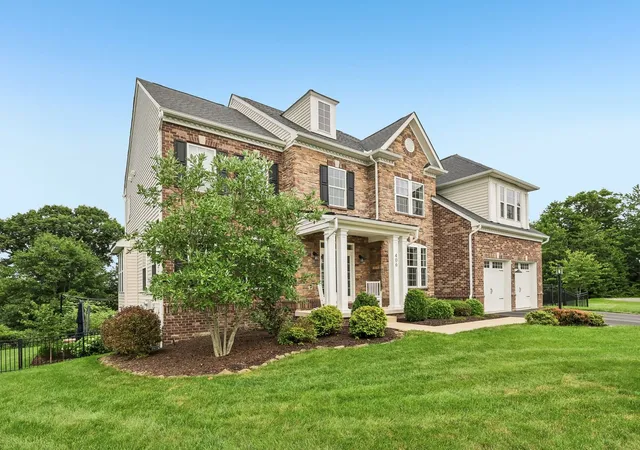 Photo 2 of Single family home for sale at 406 Magnolia Ct, Pine Twp, PA 15090 | MLS# 1769603 | Listing updated on 2026-08-12