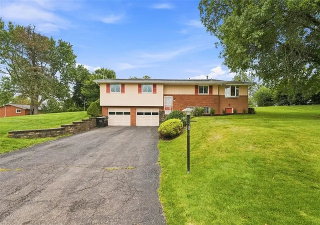 Photo 1 of Single family home for sale at 251 Alcott Dr, Ohio Twp, PA 15143 | MLS# 1769625 | Listing updated on 2026-08-27
