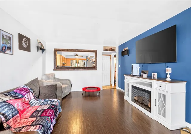 Photo 3 of Single family home for sale at 715 Locust Ln, Charleroi Boro, PA 15022 | MLS# 1769579 | Listing updated on 2026-08-28