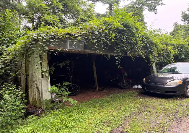 Photo 3 of Sale Pending at 7 Wheatley, Charleroi Boro, PA 15022 | MLS# 1769657 | Listing updated on 2026-08-13