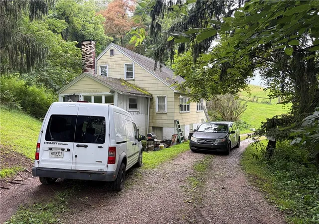 Photo 3 of Sale Pending at 7 Wheatley, Charleroi Boro, PA 15022 | MLS# 1769657 | Listing updated on 2026-08-13