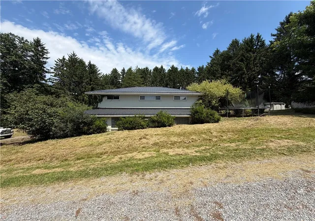 Photo 1 of Single family home for sale at 133 Harbison Rd, Middlesex Twp, PA 16059 | MLS# 1769688 | Listing updated on 2026-08-27