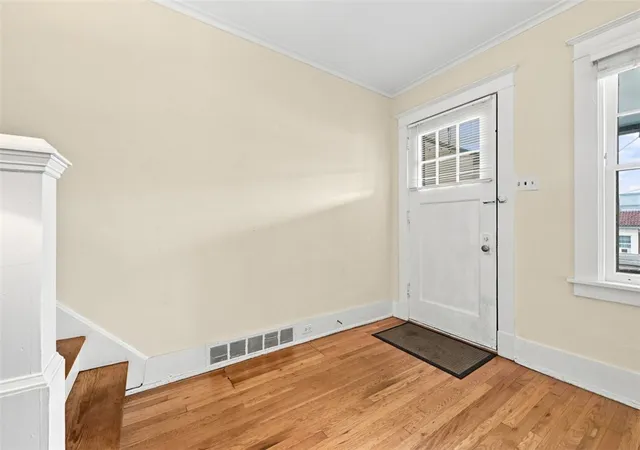 Photo 4 of Townhouse for sale at 6354 Alderson St, Squirrel Hill, PA 15217 | MLS# 1769369 | Listing updated on 2026-08-14