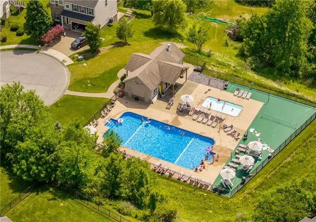 Photo 3 of Single family home for sale at 2087 Majestic Dr, North Strabane, PA 15317 | MLS# 1769704 | Listing updated on 2026-09-17