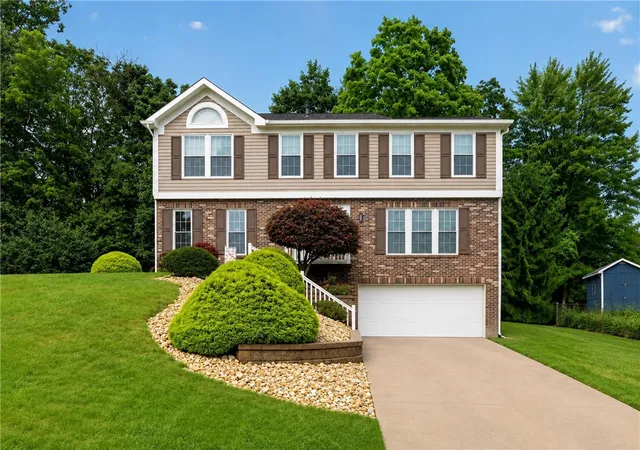 Photo 1 of Single family home for sale at 118 Diamondwood Ct, Bethel Park, PA 15102 | MLS# 1769709 | Listing updated on 2026-08-14